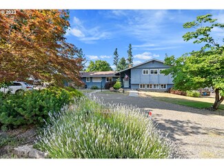 984 NE 10th Ave, Canby, OR 97013