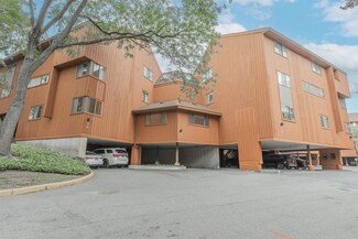 585 Sanderling Ct, Secaucus, NJ 07094