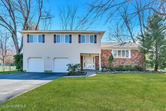 7 Faith Dr, Ocean, NJ 07712