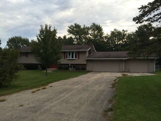 1420 Lamson Dr, Winnebago, IL 61088