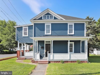 588 E King St, Strasburg, VA 22657