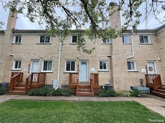 2065 E Maple Rd, Birmingham, MI 48009