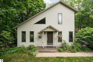 10129 Deerpath S, Traverse City, MI 49685