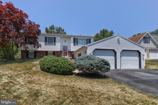 5080 Carrollton Dr, Harrisburg, PA 17112
