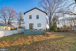 9125 Fowler Ln, Lanham, MD 20706