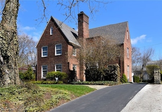 2929 Morley Rd, Shaker Heights, OH 44122