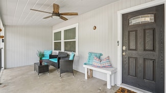 516 Hurstview Dr, Hurst, TX 76053