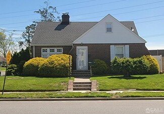 38 Post Blvd, Carteret, NJ 07008