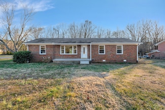 604 W 4th Ave, Hohenwald, TN 38462