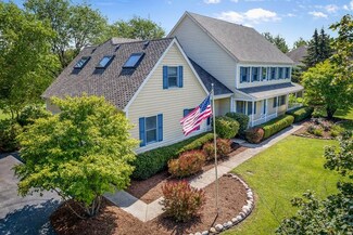 211 Deer Ln, Sleepy Hollow, IL 60118