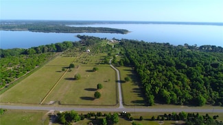 12115 SE Sunset Harbor Rd, Weirsdale, FL 32195
