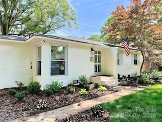 5033 Baylor Dr, Charlotte, NC 28210