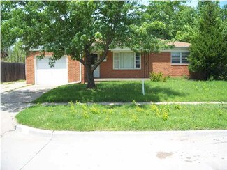 8114 E Gilbert St, Wichita, KS 67207