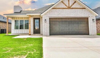 1905 Cottonwood Ave, Wolfforth, TX 79382