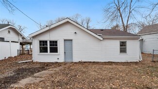 3808 15th St, Des Moines, IA 50313