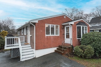 26 Granite St, Peabody, MA 01960