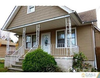 56 E New St, Sewaren, NJ 07077