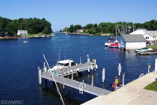 333 S Spinnaker Dr Unit 18, Pentwater, MI 49449