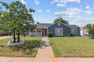 708 N 7th St, Lamesa, TX 79331