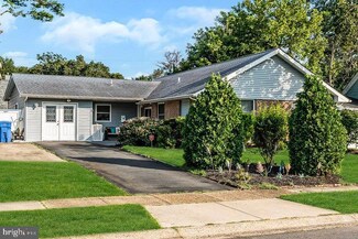 14 Buxmont Ln, Willingboro, NJ 08046