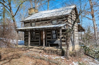 3406 Green Valley Rd, New Albany, IN 47150