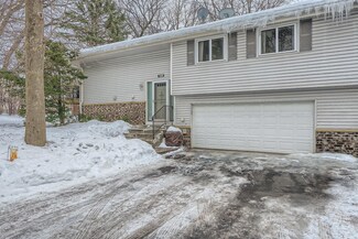 1245 Timbershore Ln, Saint Paul, MN 55123