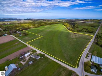 0 N Setterbo Road E Alpers Unit 1871871, Suttons Bay, MI 49682