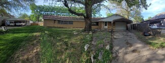 814 E 12th Ave, Winfield, KS 67156