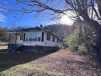 94 Paynes Ln, Pineville, KY 40977