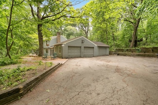 36W525 Wild Rose Rd, Saint Charles, IL 60174