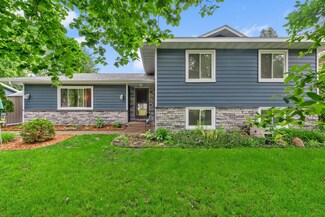 16490 Genesee Ct W, Rosemount, MN 55068