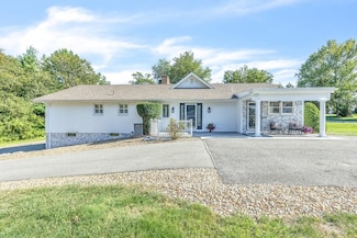 6 Strathmore Rd, North Dartmouth, MA 02747