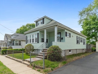 37 Connell St, Quincy, MA 02169