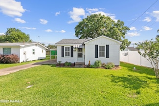 1617 Oscar St, Abbeville, LA 70510
