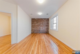 67 70th St, Guttenberg, NJ 07093