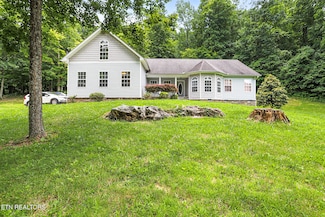 982 Jordan Rd, Washburn, TN 37888