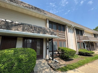5567 Court f Unit 179, Hanover Park, IL 60133