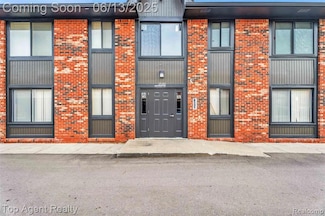 23210 Middlebelt Rd Unit 207, Farmington Hills, MI 48336