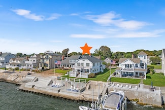 11 Loop Rd, Clinton, CT 06413