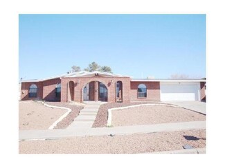 10964 Sombra Verde Dr, El Paso, TX 79935