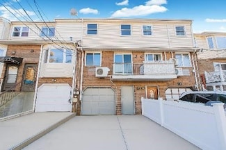22 Oakville St, Staten Island, NY 10314