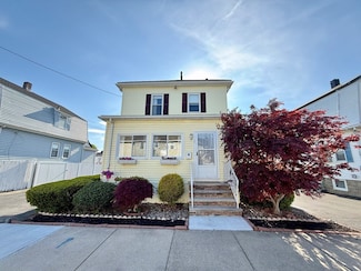 17 Cleveland St, Malden, MA 02148