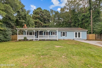 773 Sand Ridge Rd, Hubert, NC 28539