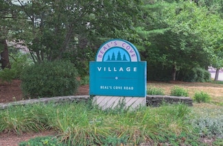 17 Beals Cove Rd Unit B, Hingham, MA 02043