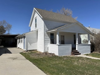 327 Mears St, Chadron, NE 69337