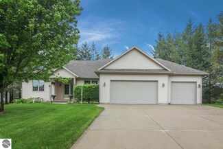 871 Jayrogers Ct, Traverse City, MI 49696
