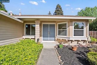 2526 Holly View Dr, Martinez, CA 94553