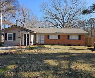 1114 Palmetto Rd, Benton, LA 71006