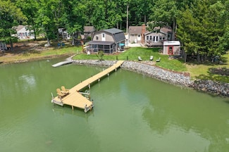 844 Monarch Shores Rd, Kilmarnock, VA 22482