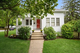 109 Saint Nicholas Ave, Worcester, MA 01606